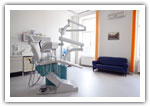 Réception et hall d'entrée de la clinique dentaire Bavaria Dental